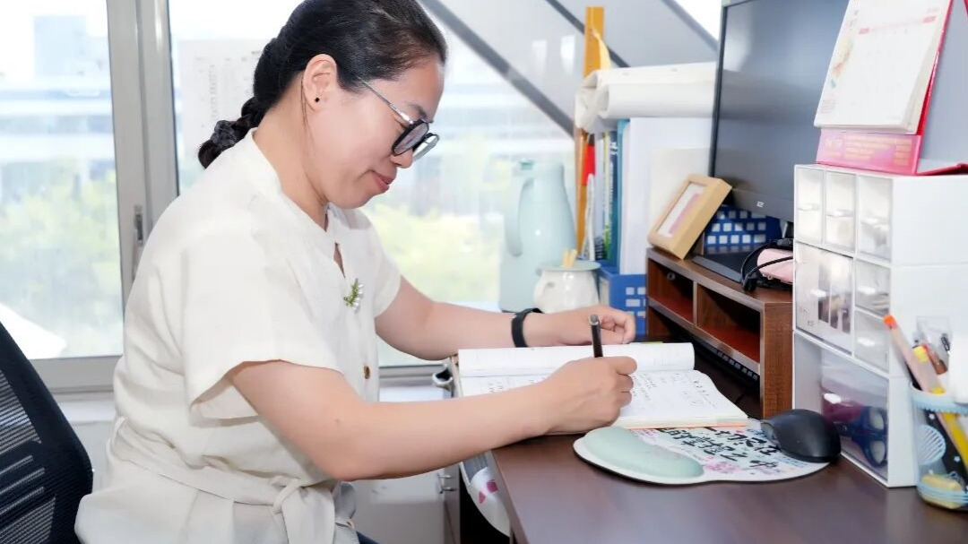 优秀教师李秀杰｜从教22年，我坚持做一件事：把山河烟火带进高三课